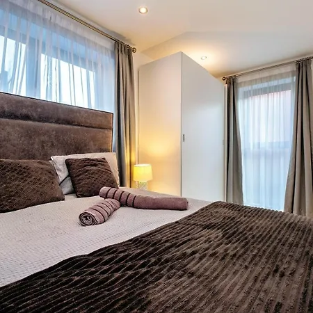 Deluxe Modern 2br With Balcony - Walk To Centre! Apartment Leeds (West Yorkshire)