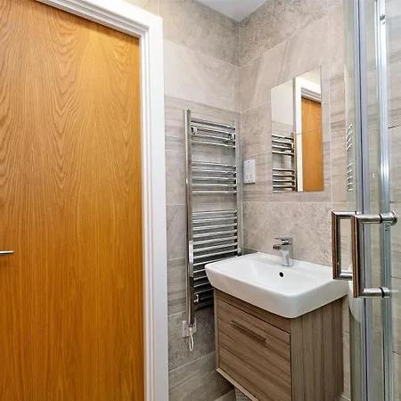 Deluxe Modern 2br With Balcony - Walk To Centre! Apartment Leeds (West Yorkshire)