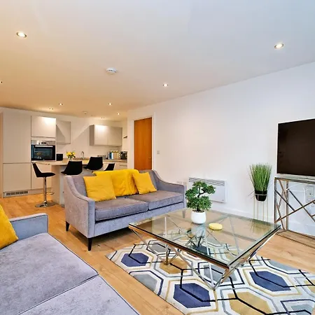 Apartment Deluxe Modern 2br With Balcony - Walk To Centre! Leeds (West Yorkshire)