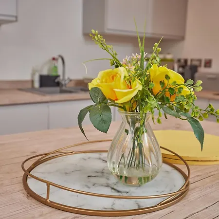 Apartment Deluxe Modern 2br With Balcony - Walk To Centre! Leeds (West Yorkshire)